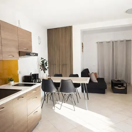 Tomislav Apartment Krk Town