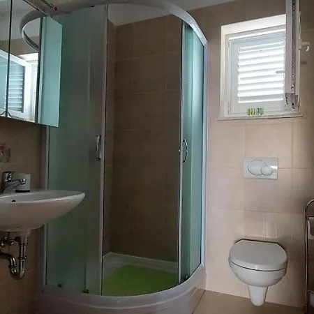 Tomislav Apartamento Krk Town